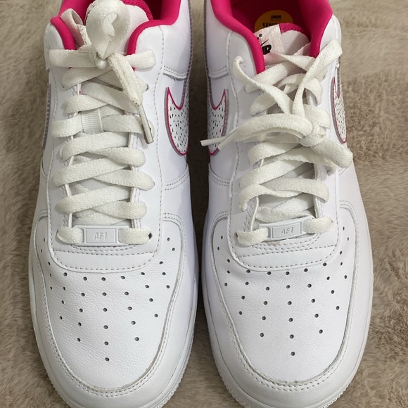 🆕 NIKE Air Force 1 ‘07 LX 2023 WMNS Low Cut White/White-Pink Dragon Fruit In 📦 - Picture 4 of 15